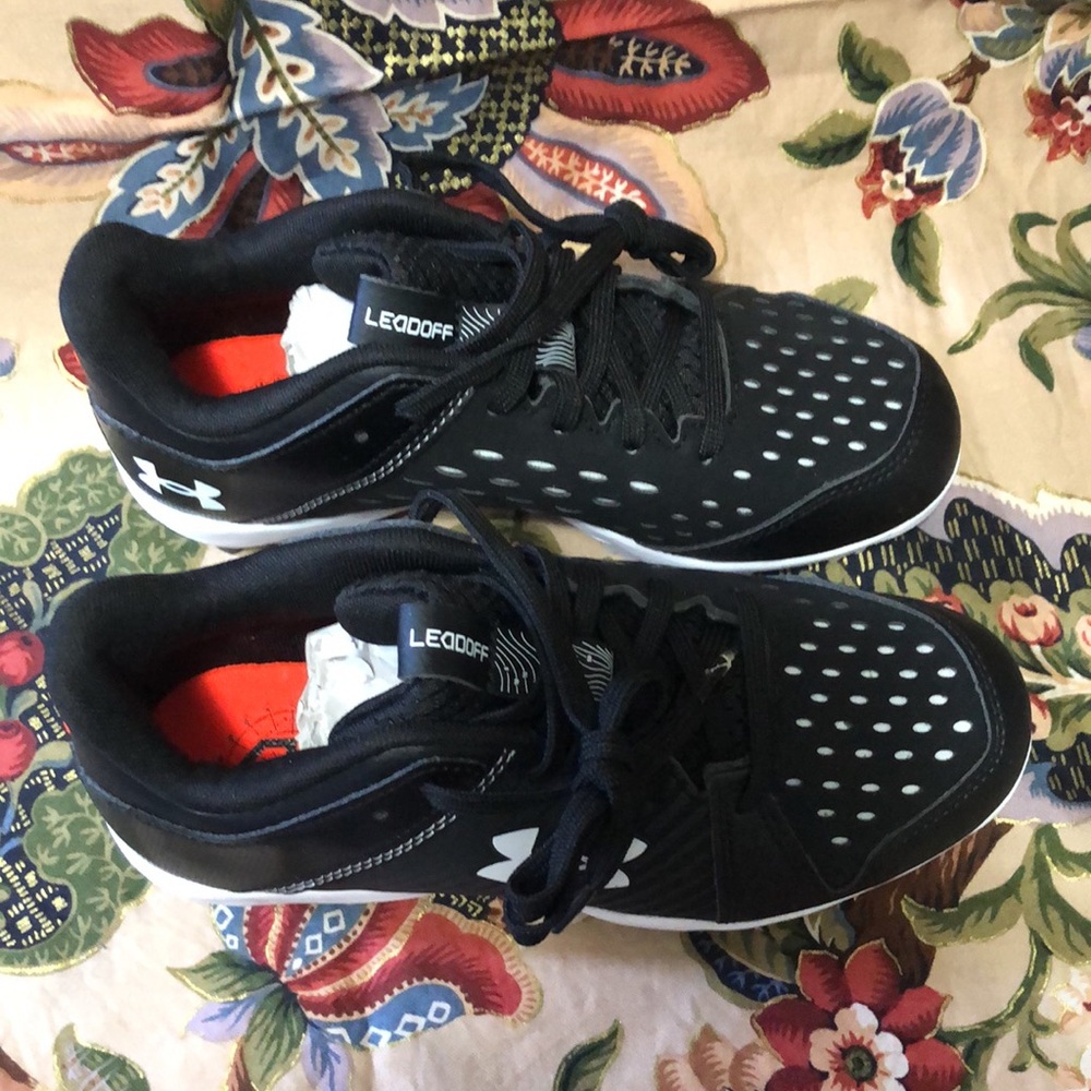 ⚽️UNDER ARMOUR⚽️NWOT Soccer Cleats, 2.5Y - Picture 5 of 9